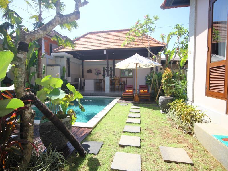 Kubal Villa Seminyak Buitenkant foto