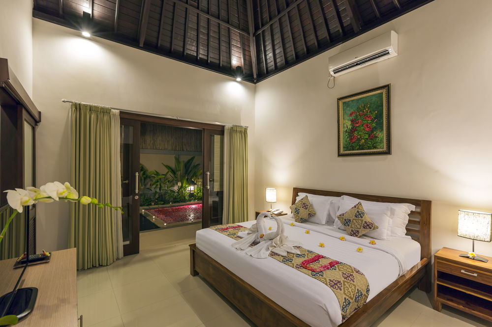 Kubal Villa Seminyak Buitenkant foto