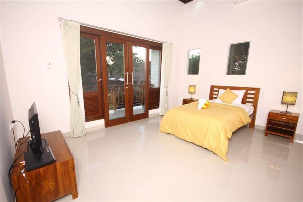Kubal Villa Seminyak Buitenkant foto