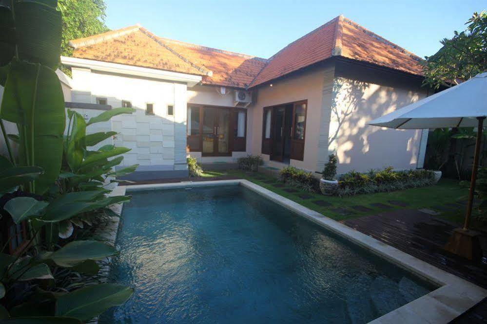 Kubal Villa Seminyak Buitenkant foto