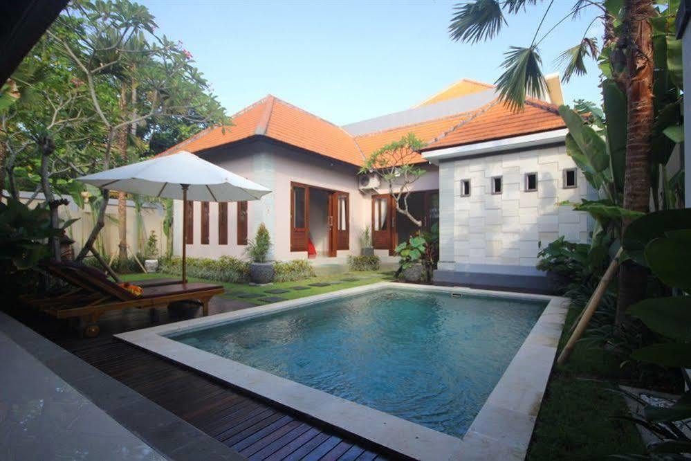 Kubal Villa Seminyak Buitenkant foto